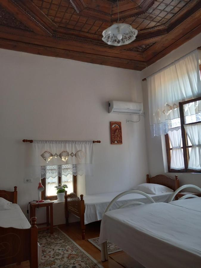 Guesthouse & Hostel Lorenc Berat Ngoại thất bức ảnh