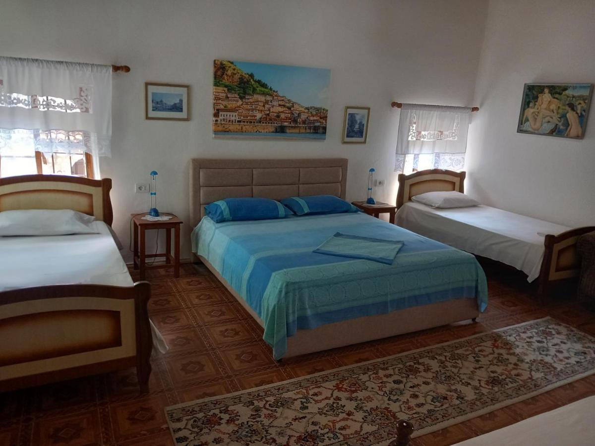 Guesthouse & Hostel Lorenc Berat Ngoại thất bức ảnh