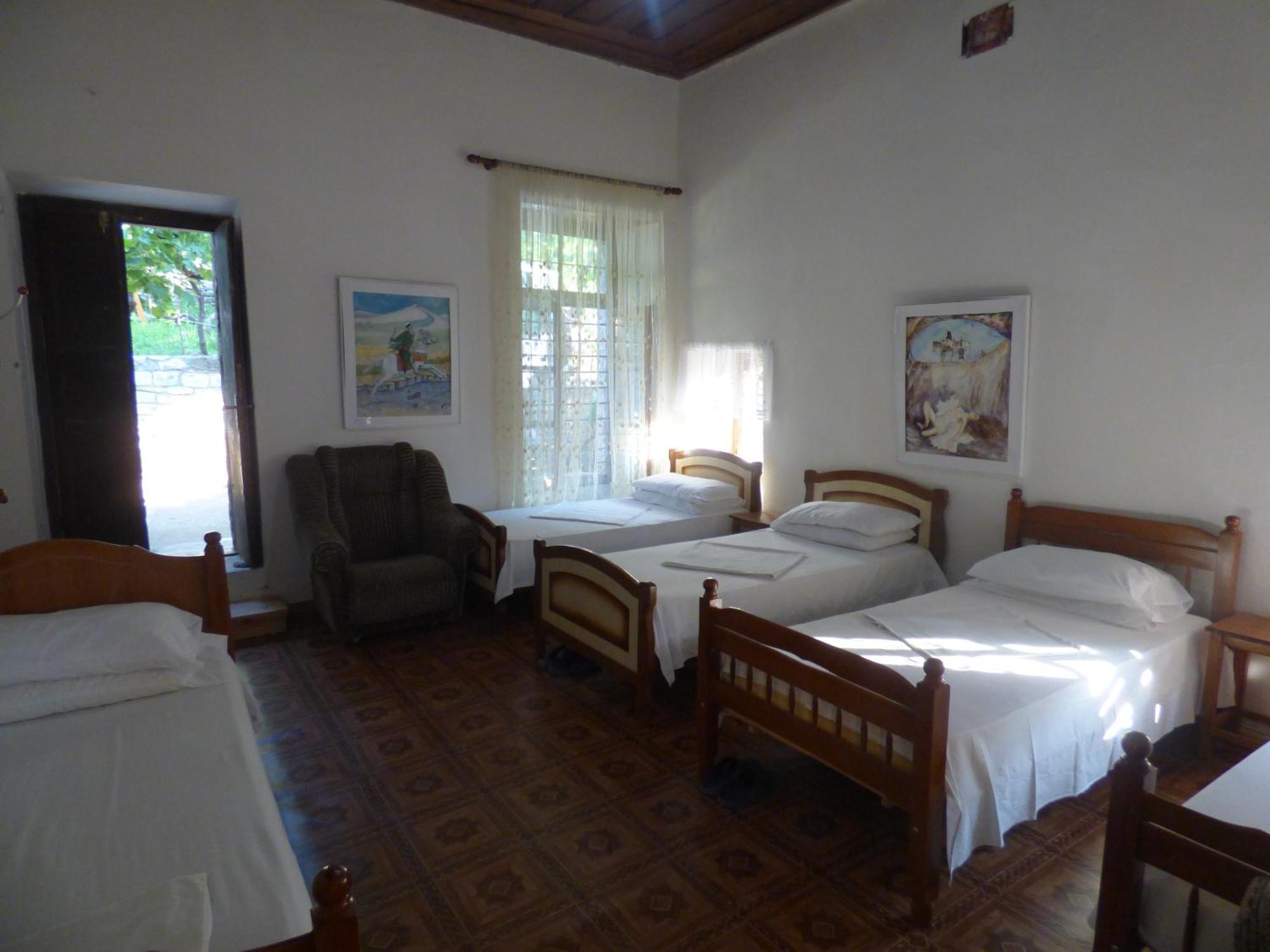 Guesthouse & Hostel Lorenc Berat Phòng bức ảnh